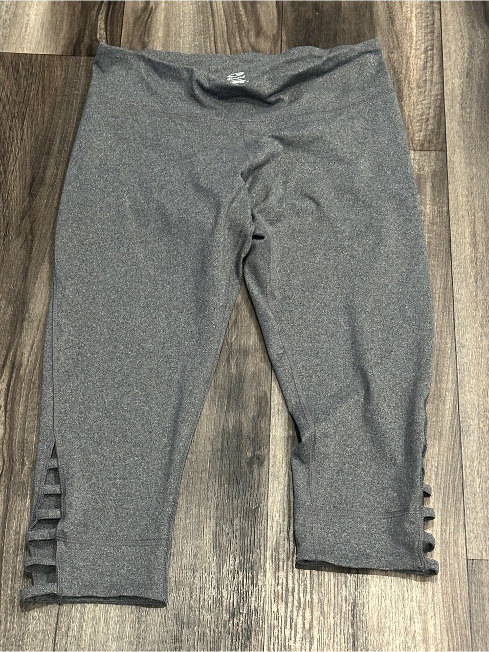 Women's Gray Athletic Capri Leggings with Cutout Detail Champion size Large